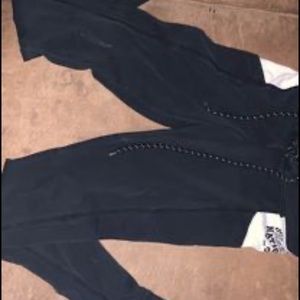 vs leggings.. with pockets on the side!